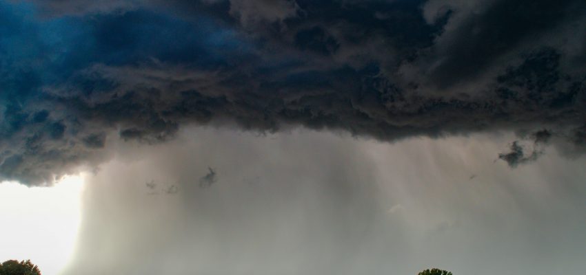 Alerta meteorológica en el Biobío: pronostican nubes convectivas con características tornádicas para este viernes