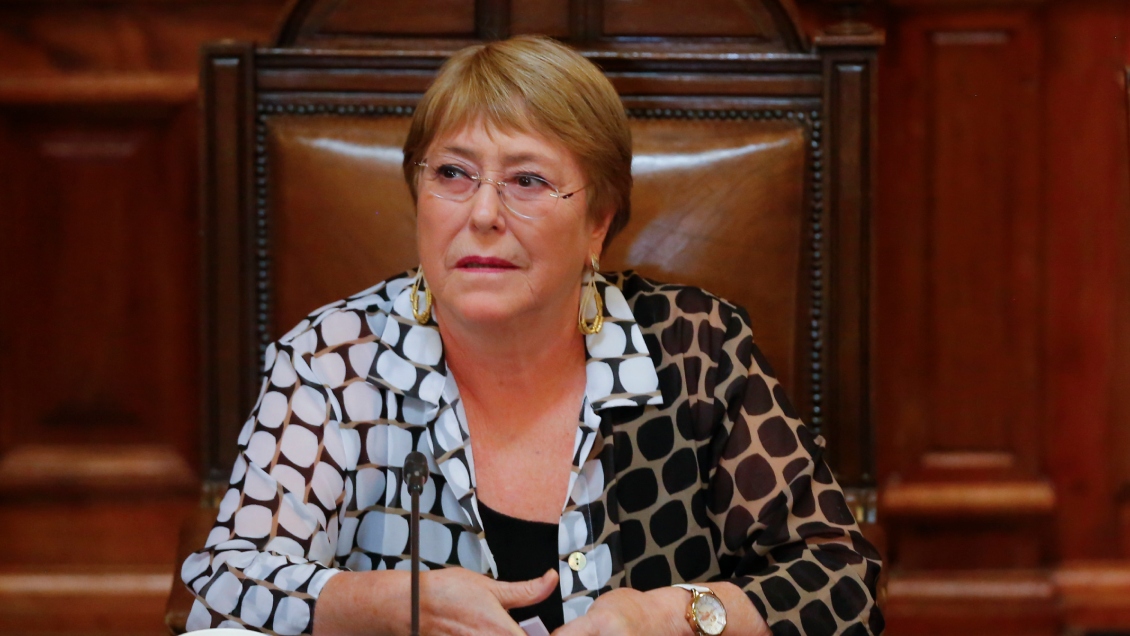 Bachelet está dispuesta a liderar candidaturas de consejeros solo si existe lista única