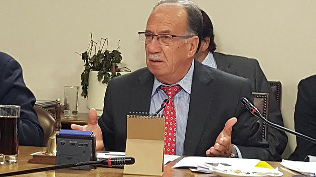 Luego de 18 años cómo Diputado, José Pérez Arrigada porstularía al Senado.