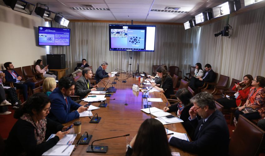 Respaldan proyecto para otorgar horas no lectivas en educación privada