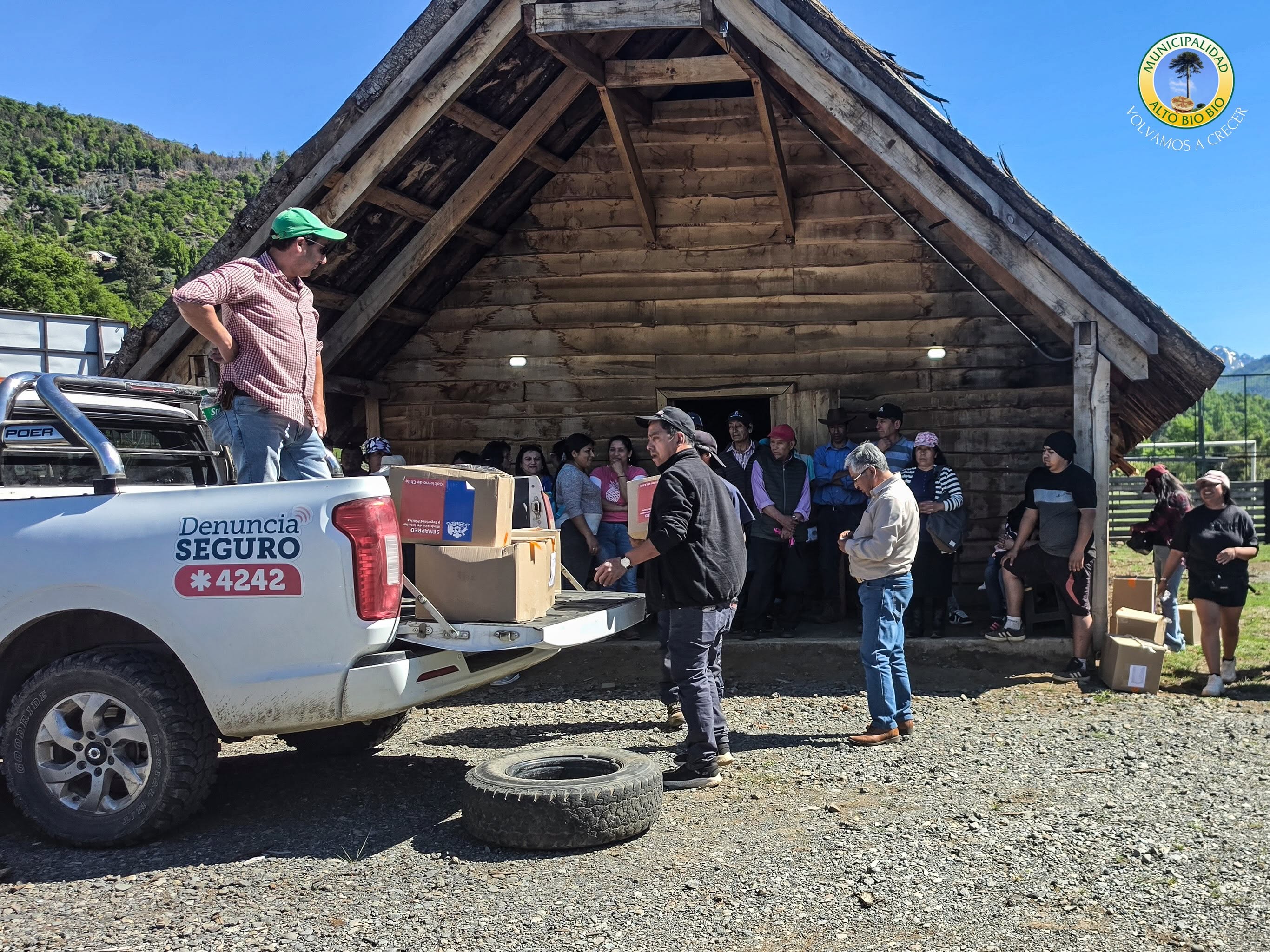 Entrega de canastas de emergencia de SENAPRED llega a familias de la comunidad de Cauñicú en Alto Biobío