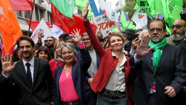 Candidatos oficialistas inscribieron su primaria en el Servel