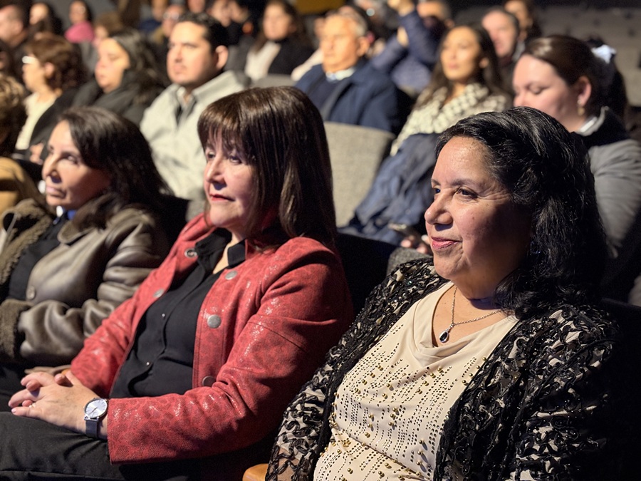 Municipio distinguió a docentes y asistentes de la educación que se acogieron a retiro